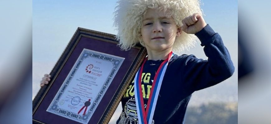 Рекорд гиннесса ходьбы на руках